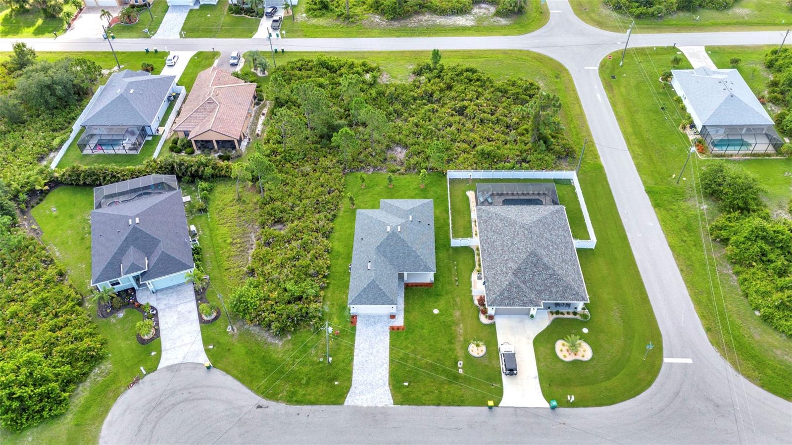 ROTONDA LAKES - Residential