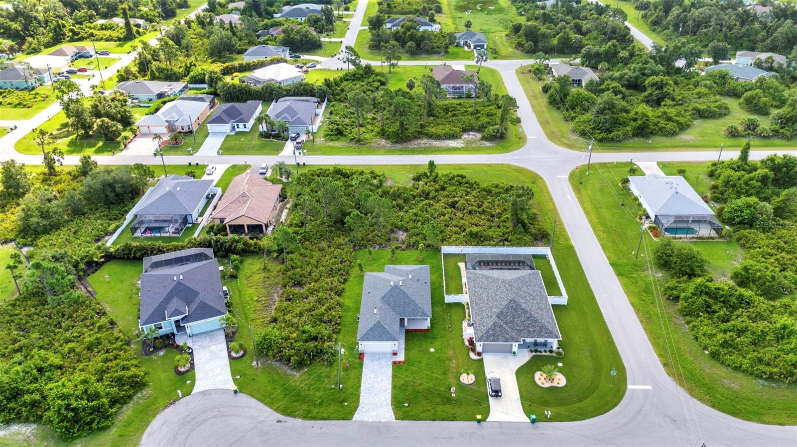 ROTONDA LAKES - Residential