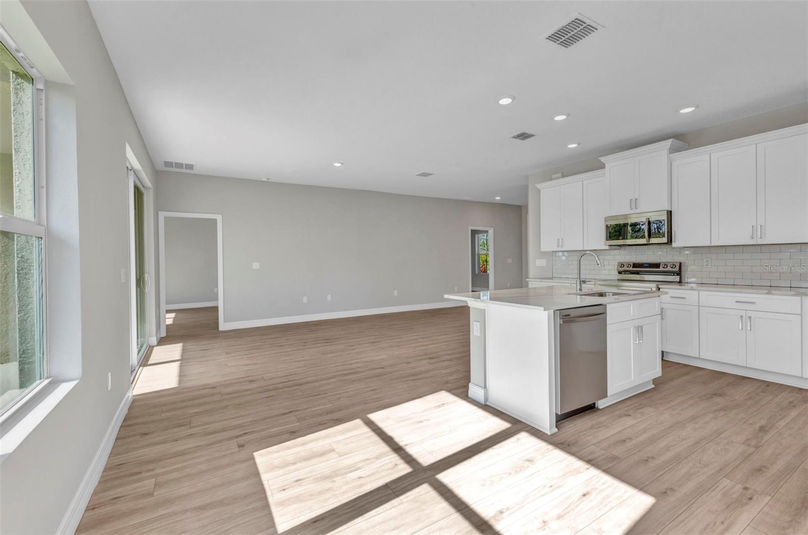 ROTONDA LAKES - Residential