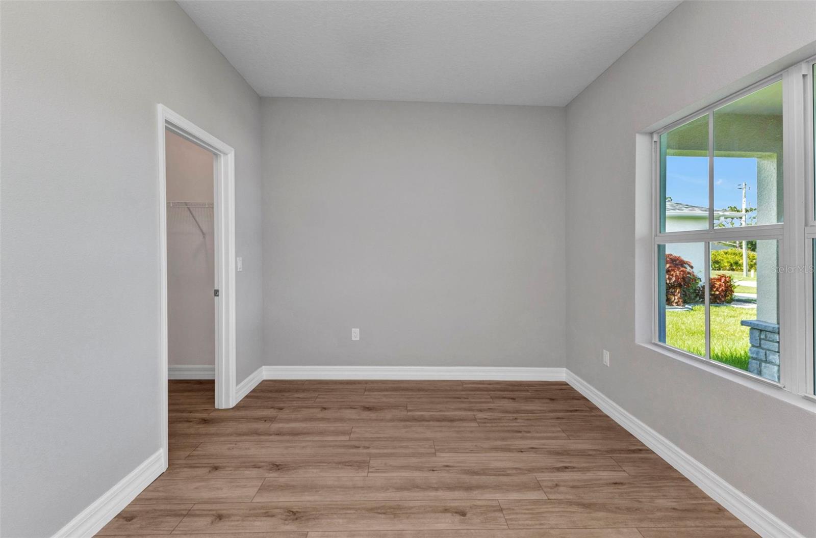 ROTONDA LAKES - Residential