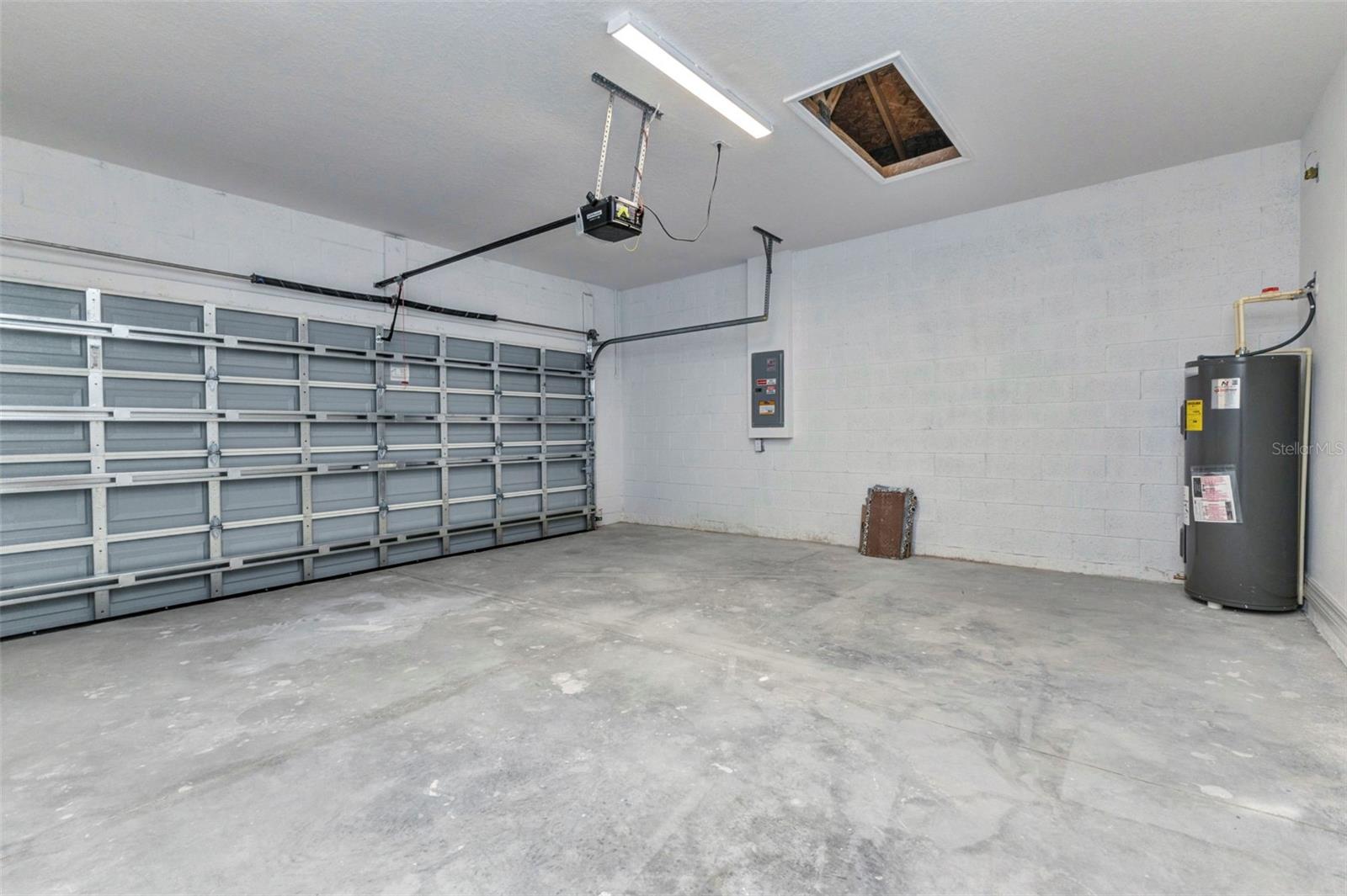 ROTONDA LAKES - Residential