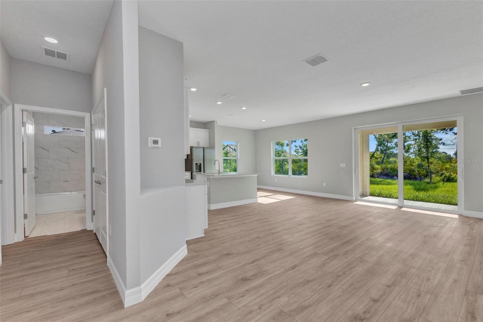 ROTONDA LAKES - Residential