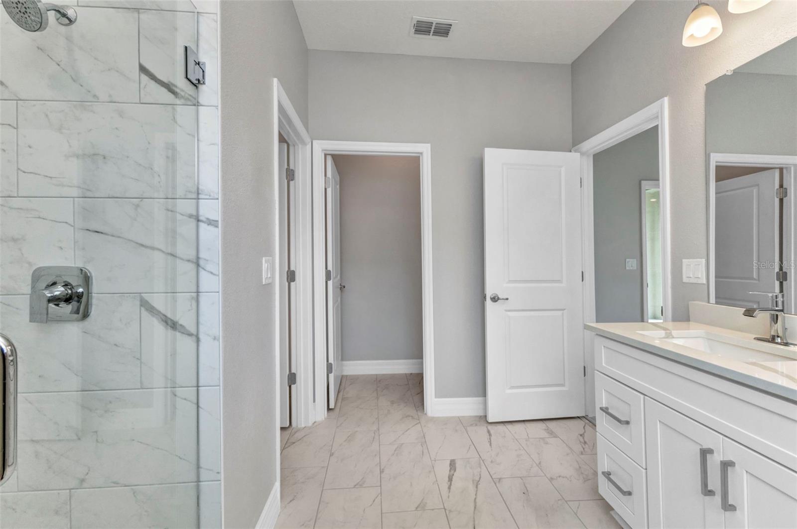 ROTONDA LAKES - Residential