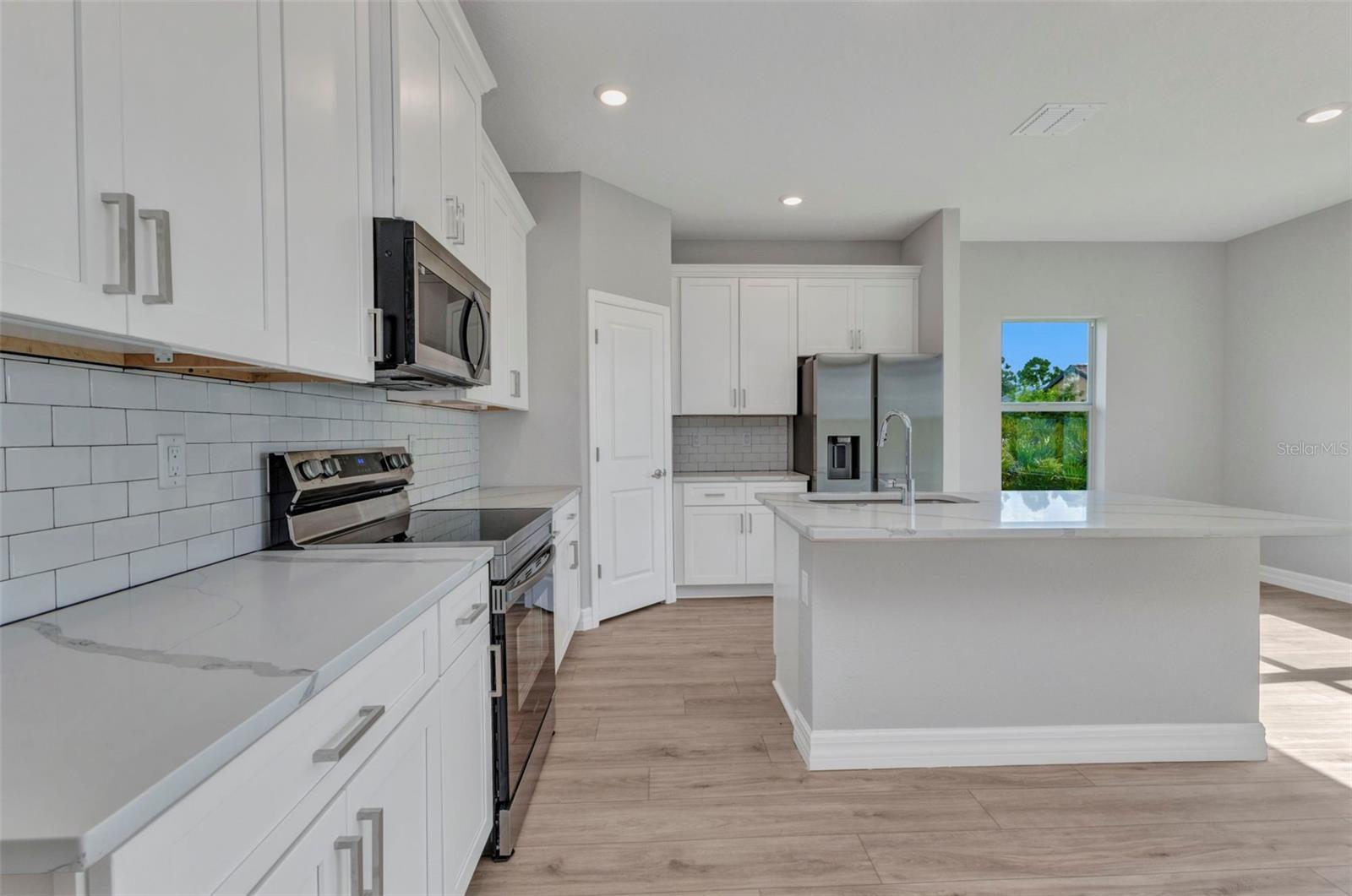 ROTONDA LAKES - Residential