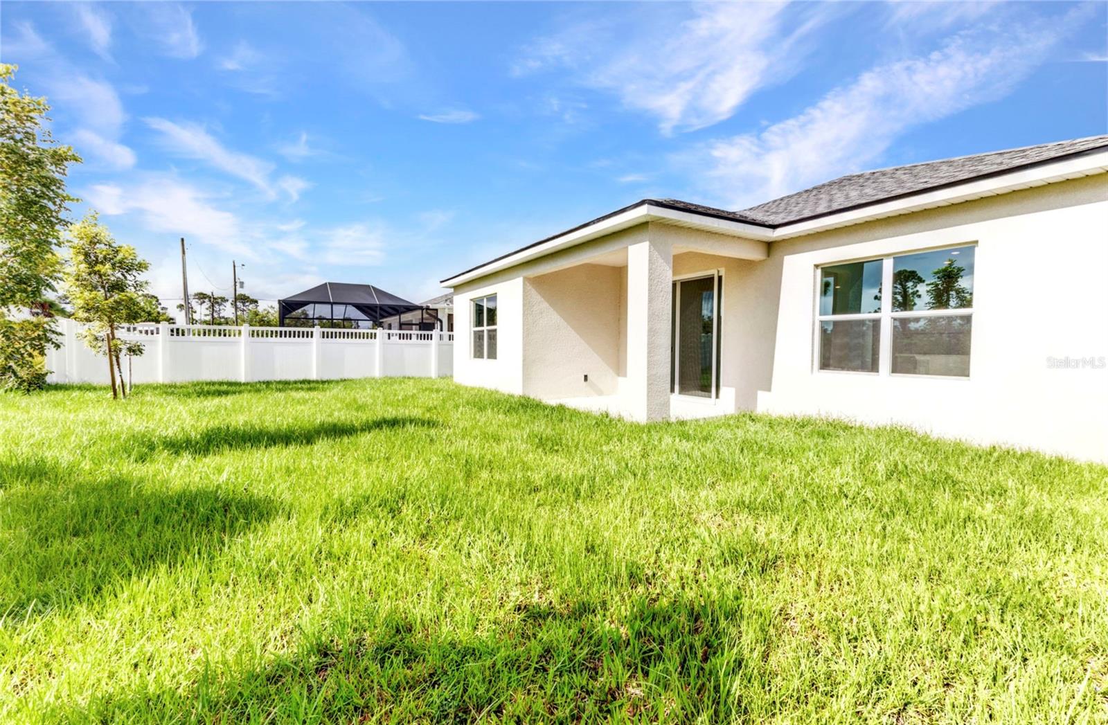 ROTONDA LAKES - Residential