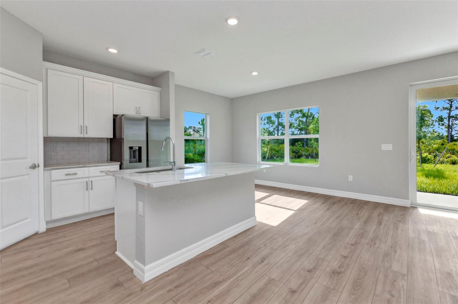 ROTONDA LAKES - Residential