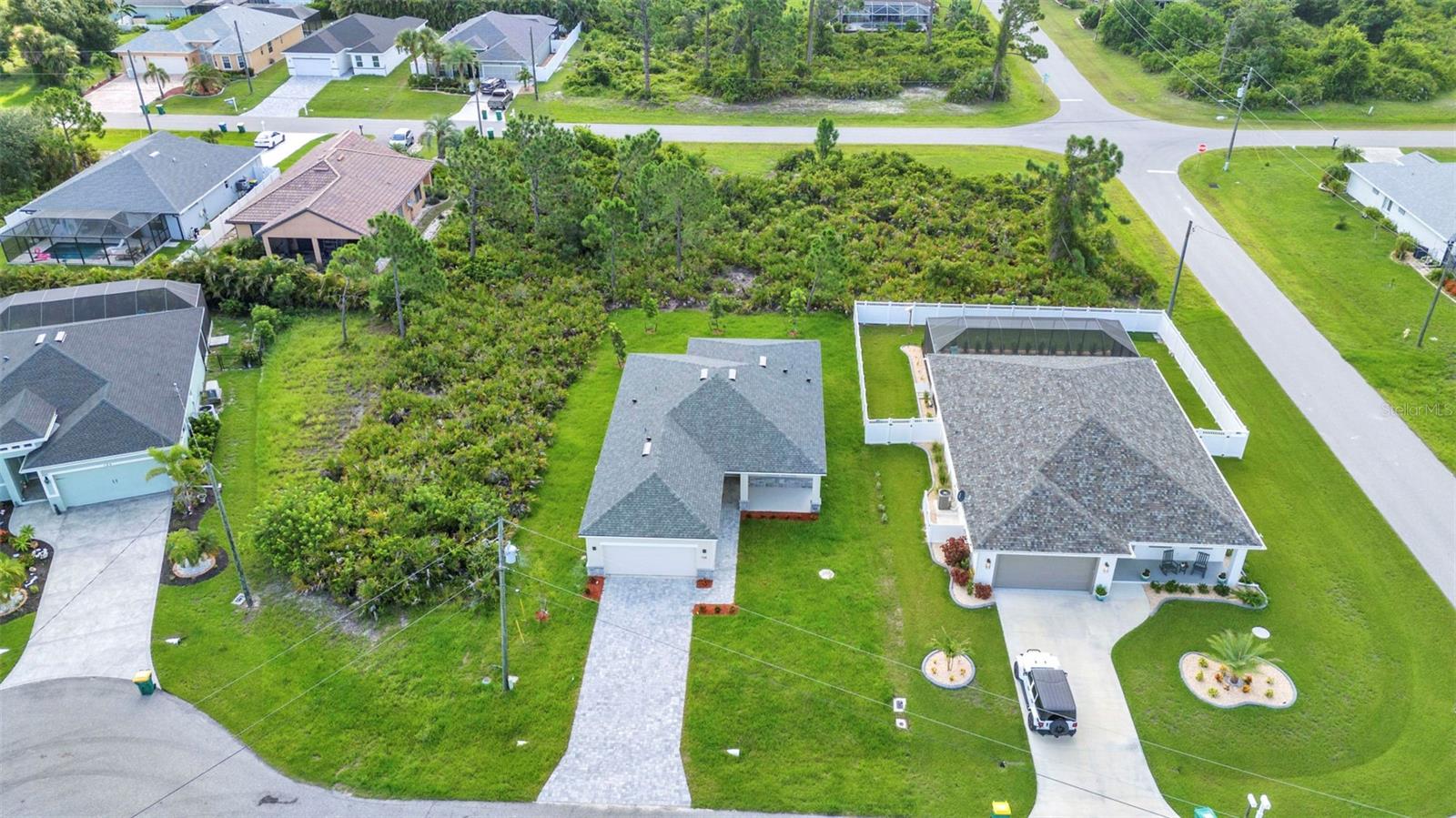 ROTONDA LAKES - Residential