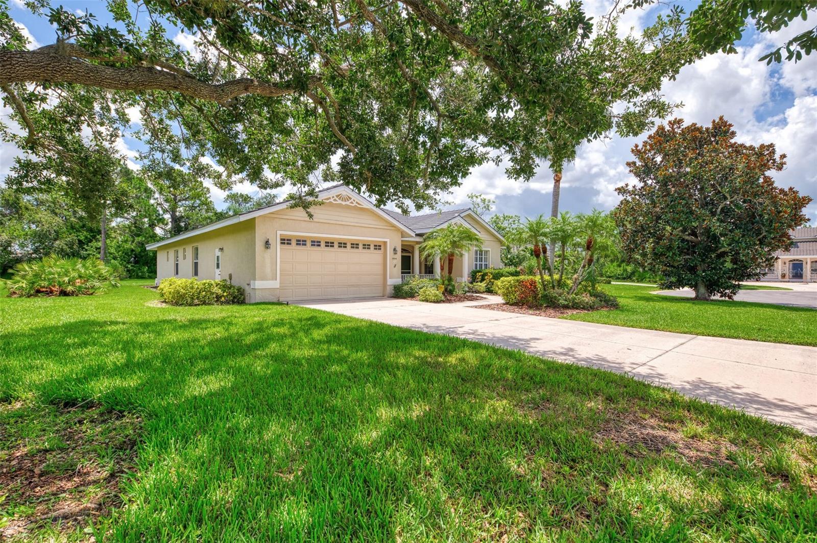 6644 BUTLERS CREST DRIVE