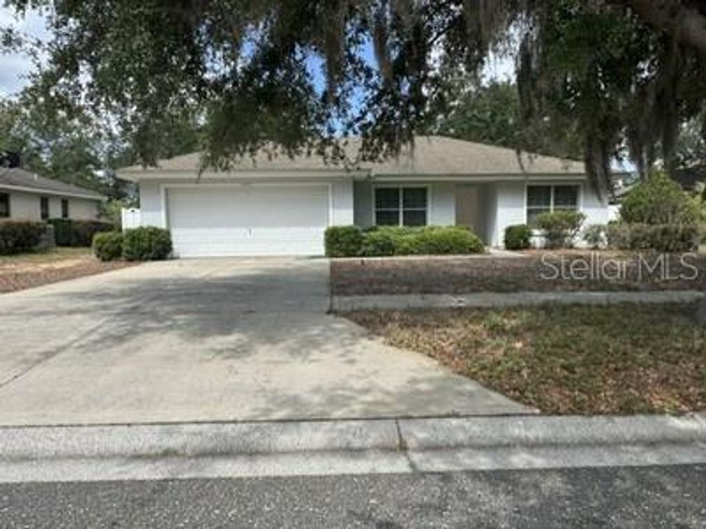 Photo of 4474 Caicos Drive, Tavares, FL 32778 (MLS # G5112564)