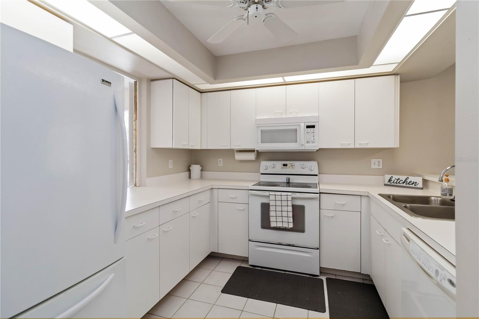 FAIRWAYS AT BIRD BAY - Residential Lease