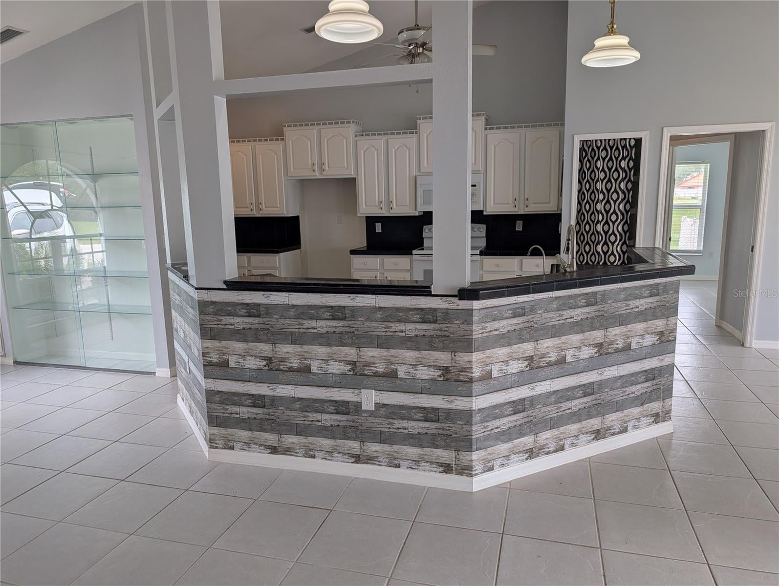 6233 PEBBLE LANE