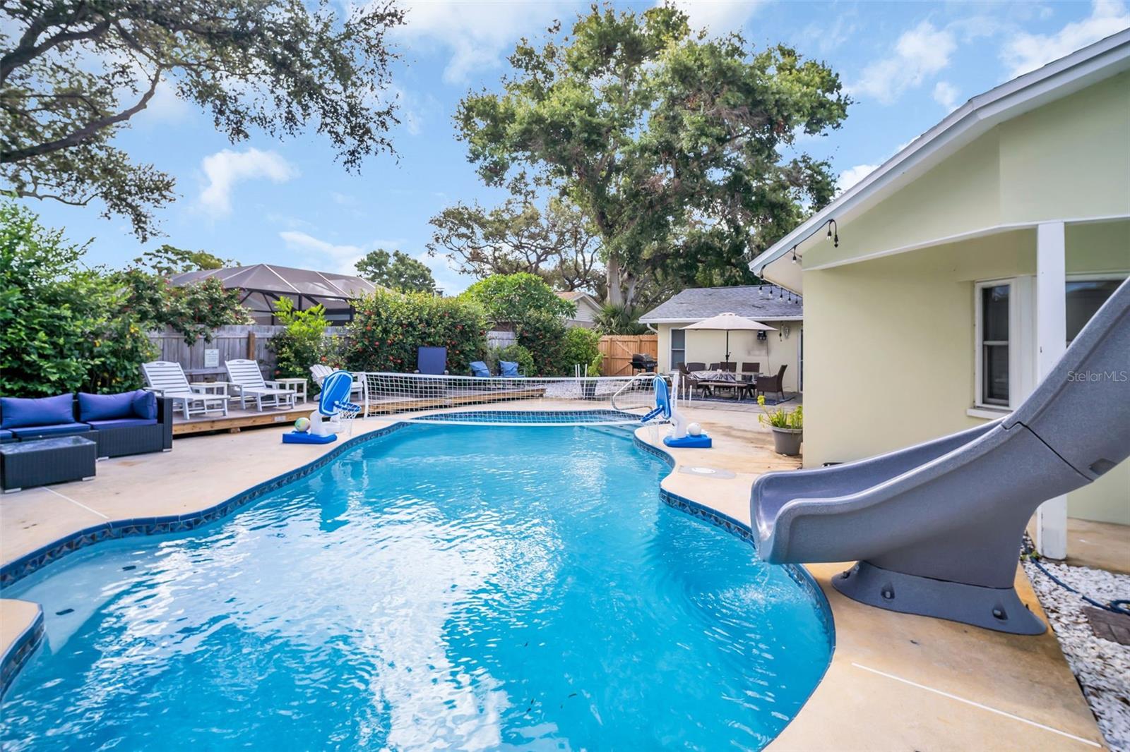 YACHT CLUB ESTATES - Residential