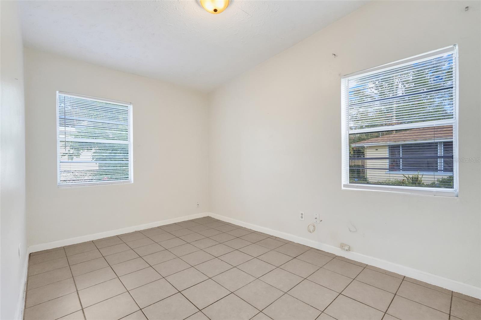 COUNTRY CLUB MANOR UNIT 1 - Residential