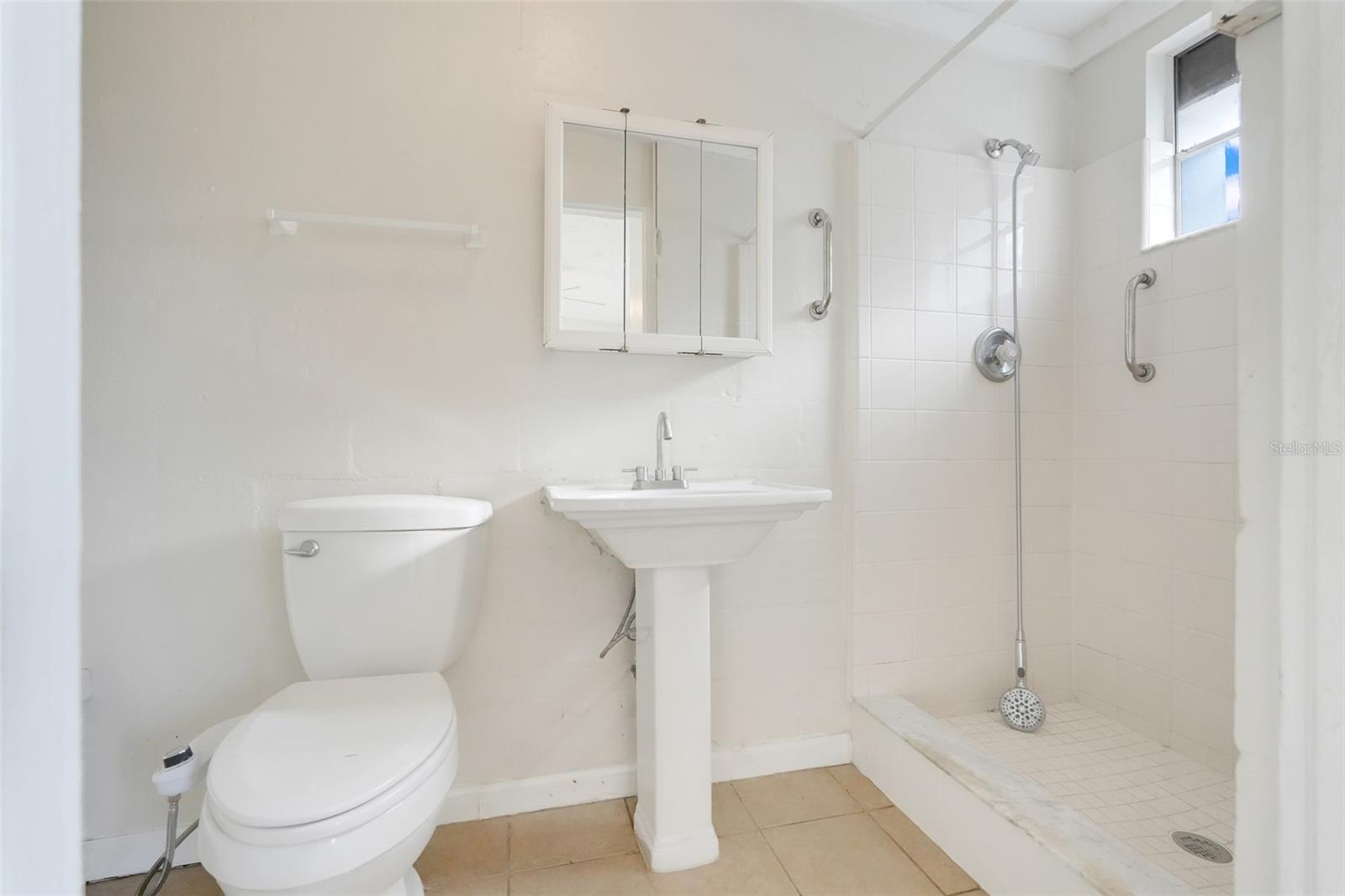 COUNTRY CLUB MANOR UNIT 1 - Residential