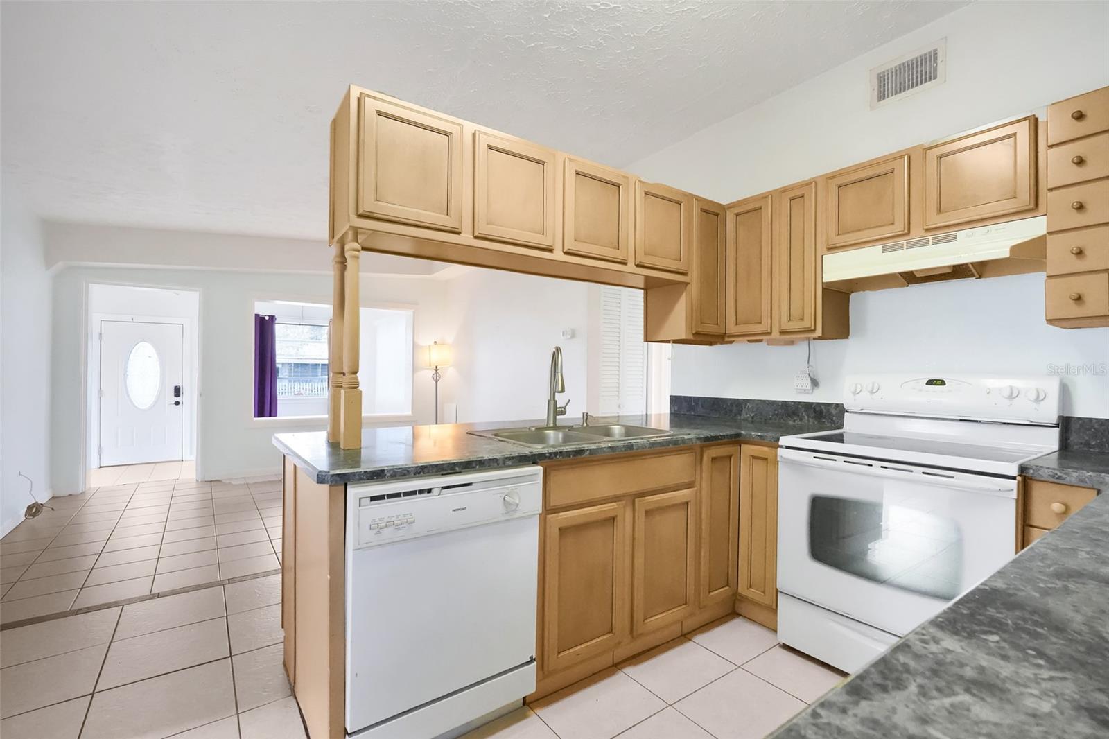 COUNTRY CLUB MANOR UNIT 1 - Residential