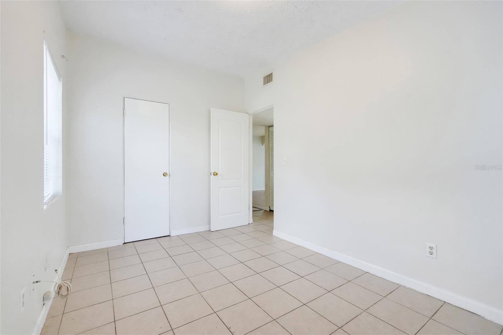 COUNTRY CLUB MANOR UNIT 1 - Residential