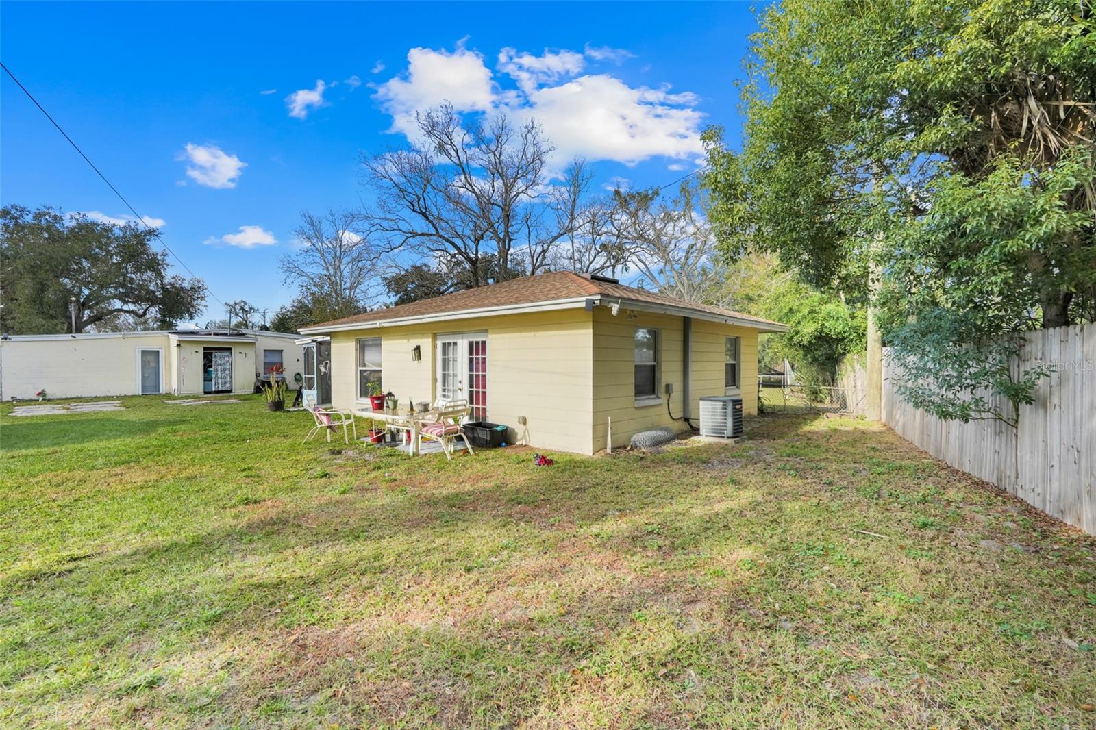 COUNTRY CLUB MANOR UNIT 1 - Residential