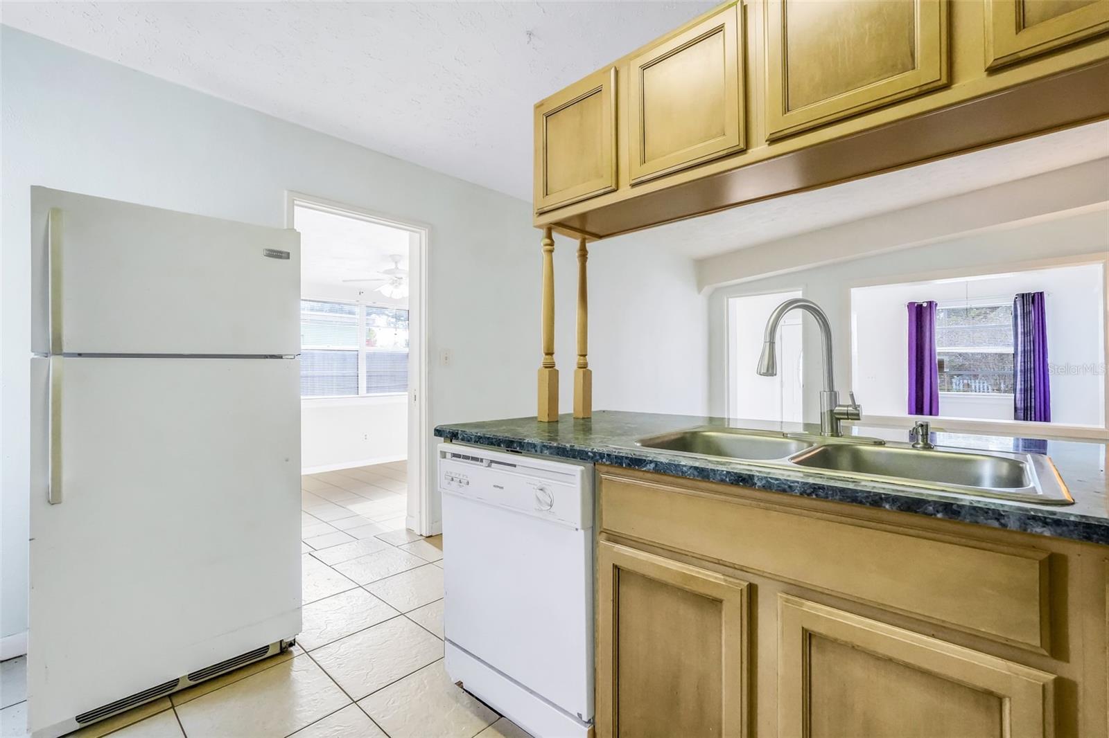 COUNTRY CLUB MANOR UNIT 1 - Residential