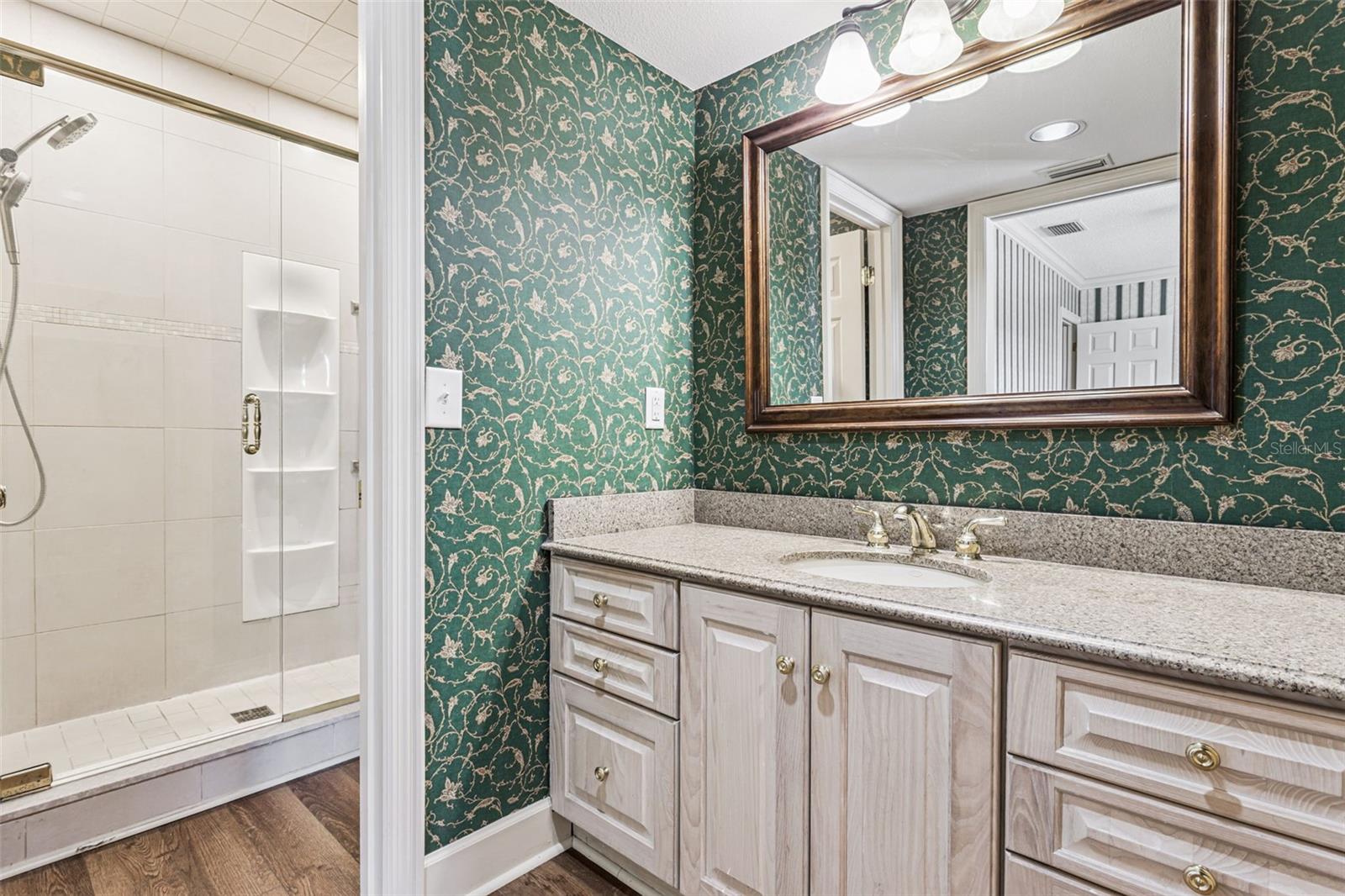 COUNTRY CLUB TWNHS WEST - Residential