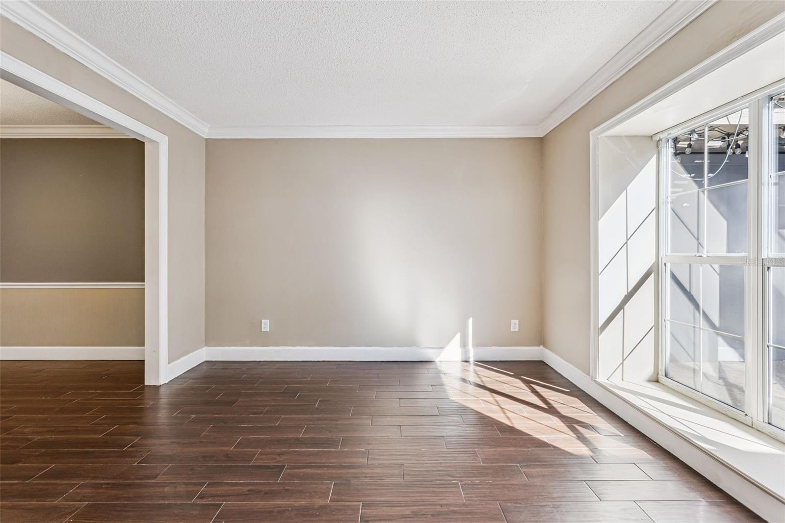 COUNTRY CLUB TWNHS WEST - Residential