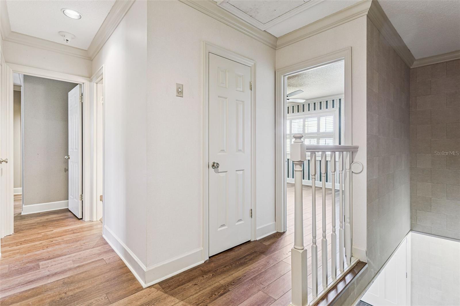 COUNTRY CLUB TWNHS WEST - Residential