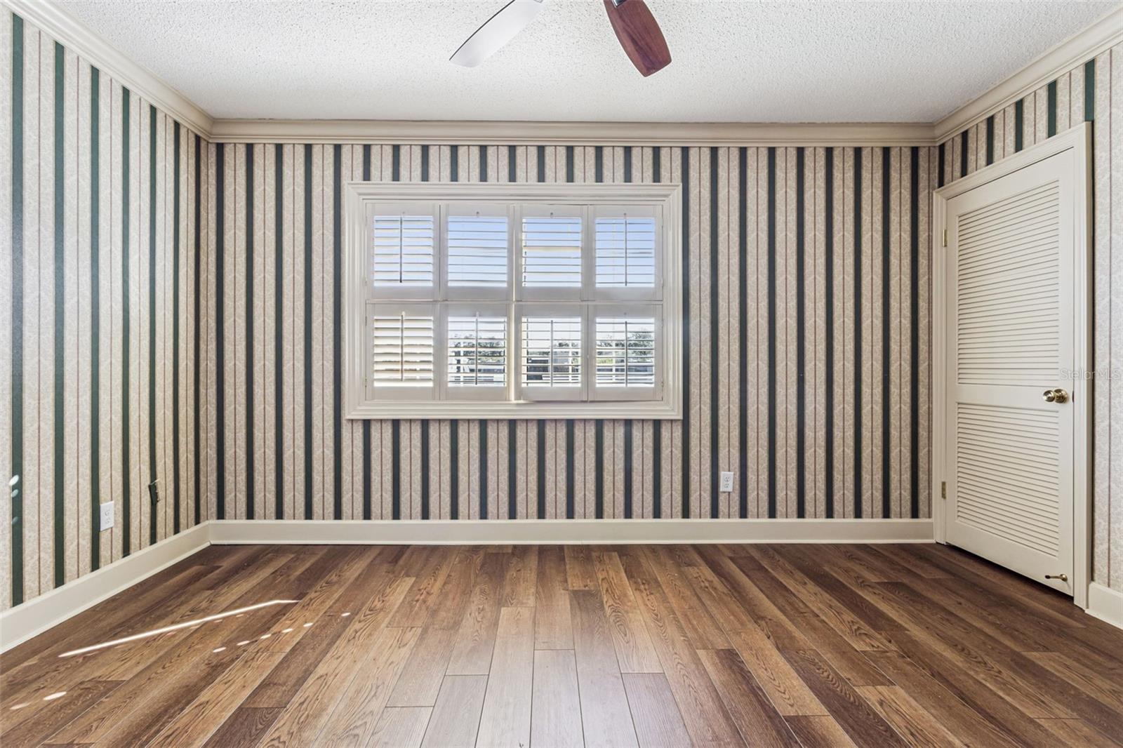 COUNTRY CLUB TWNHS WEST - Residential