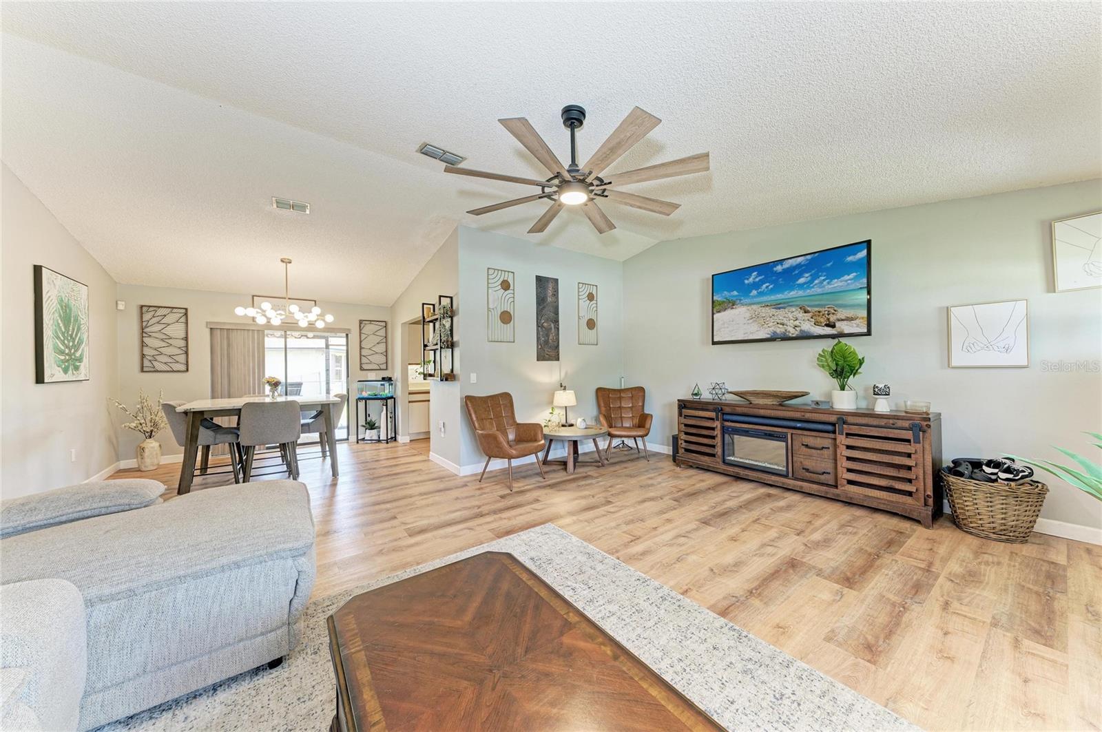 PLANTATION OAKS - Residential