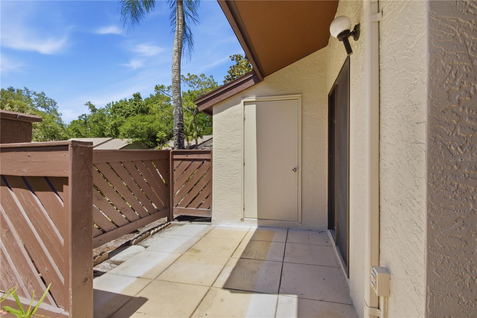 STRATHMORE GATE-EAST - Residential