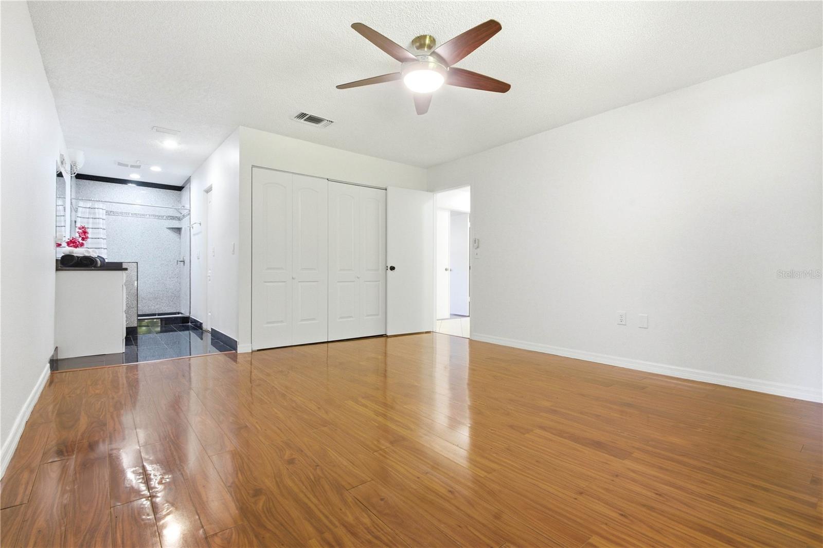 STRATHMORE GATE-EAST - Residential