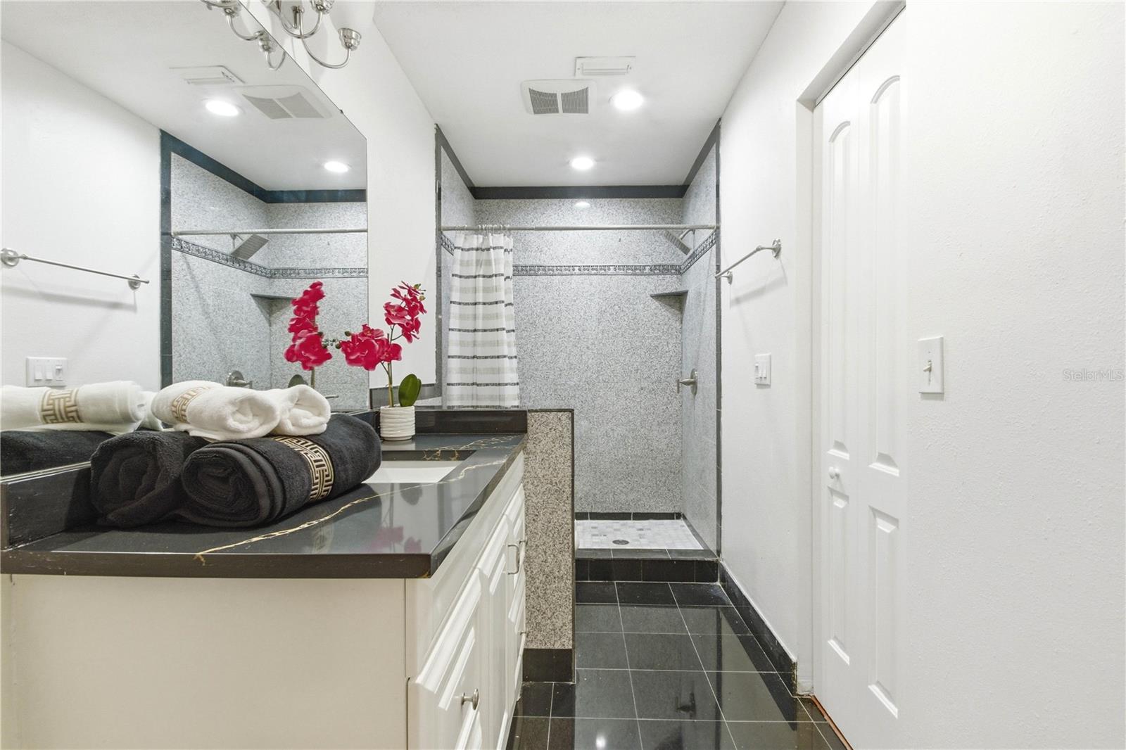 STRATHMORE GATE-EAST - Residential