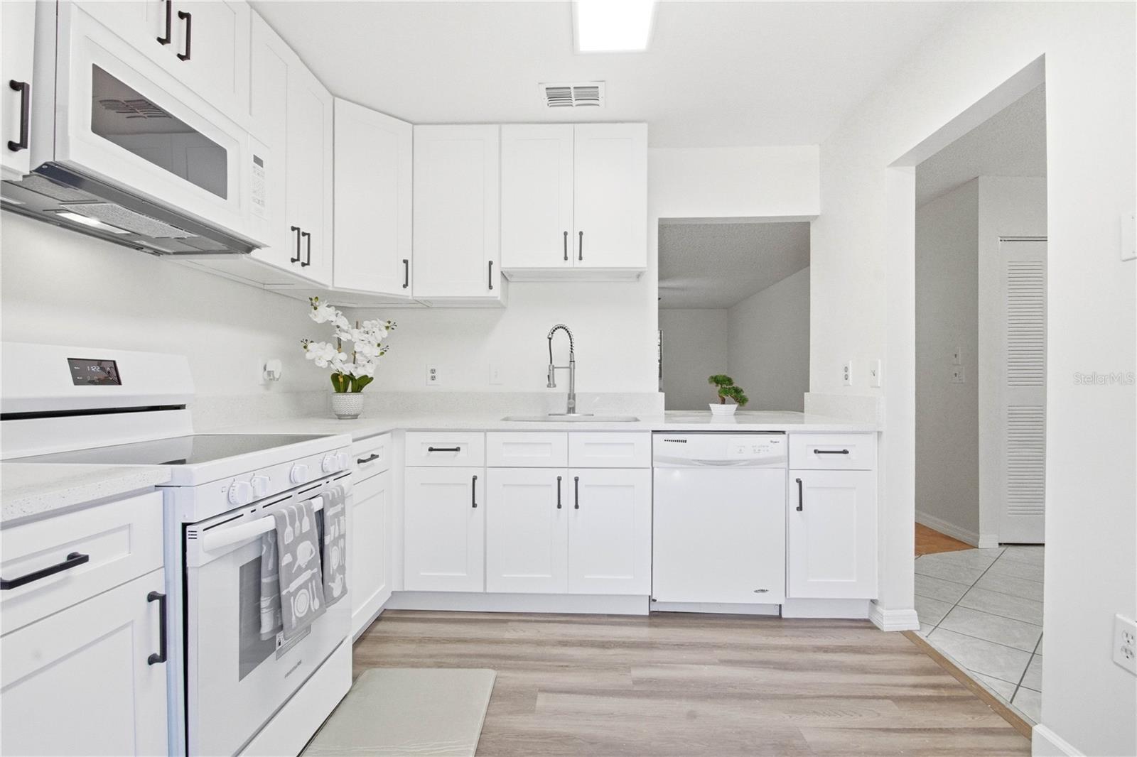 STRATHMORE GATE-EAST - Residential