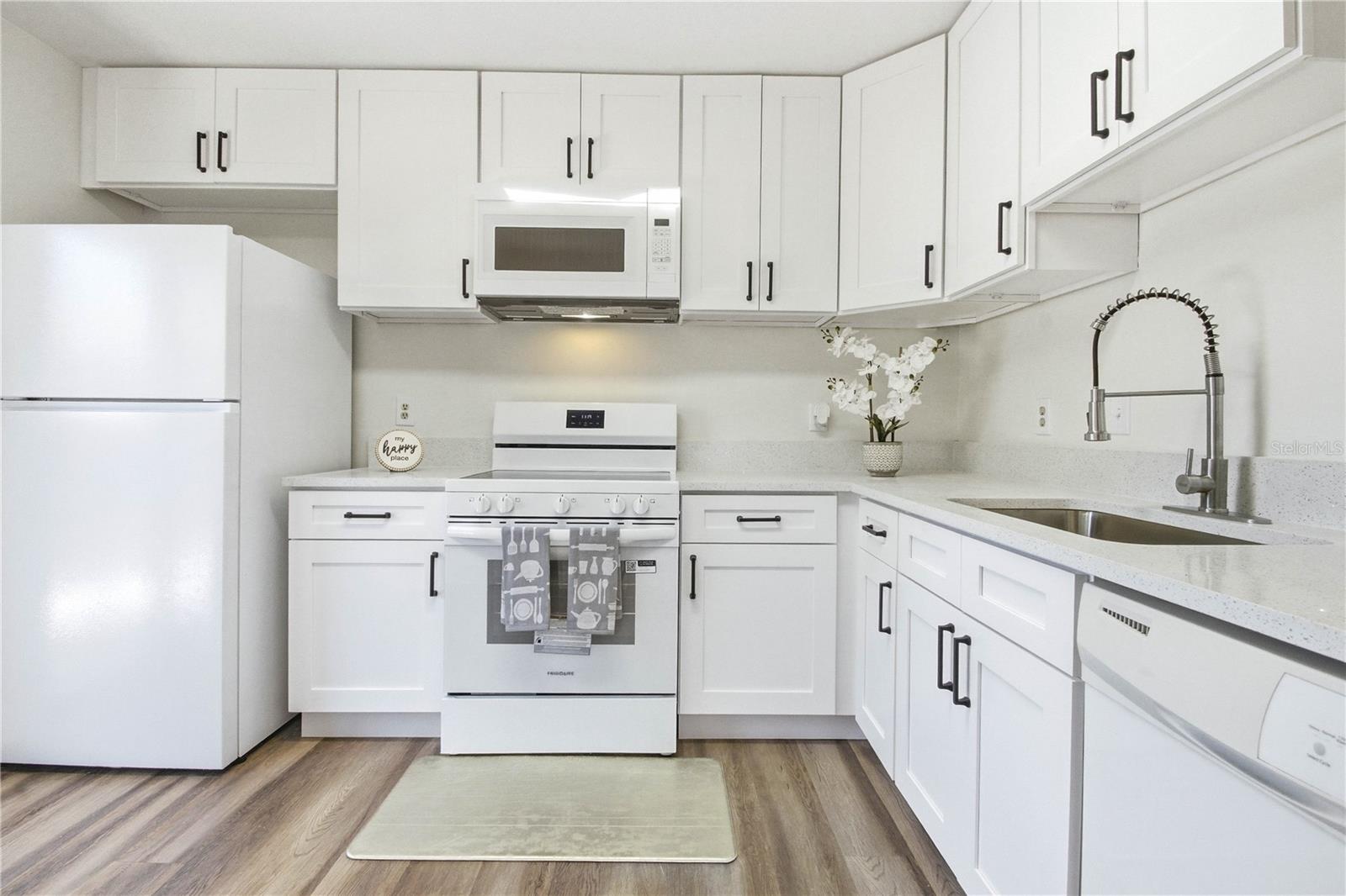 STRATHMORE GATE-EAST - Residential
