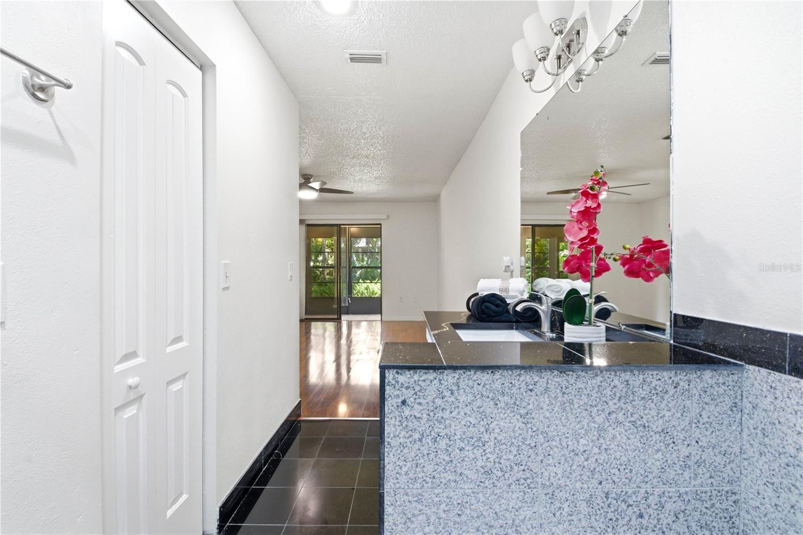 STRATHMORE GATE-EAST - Residential