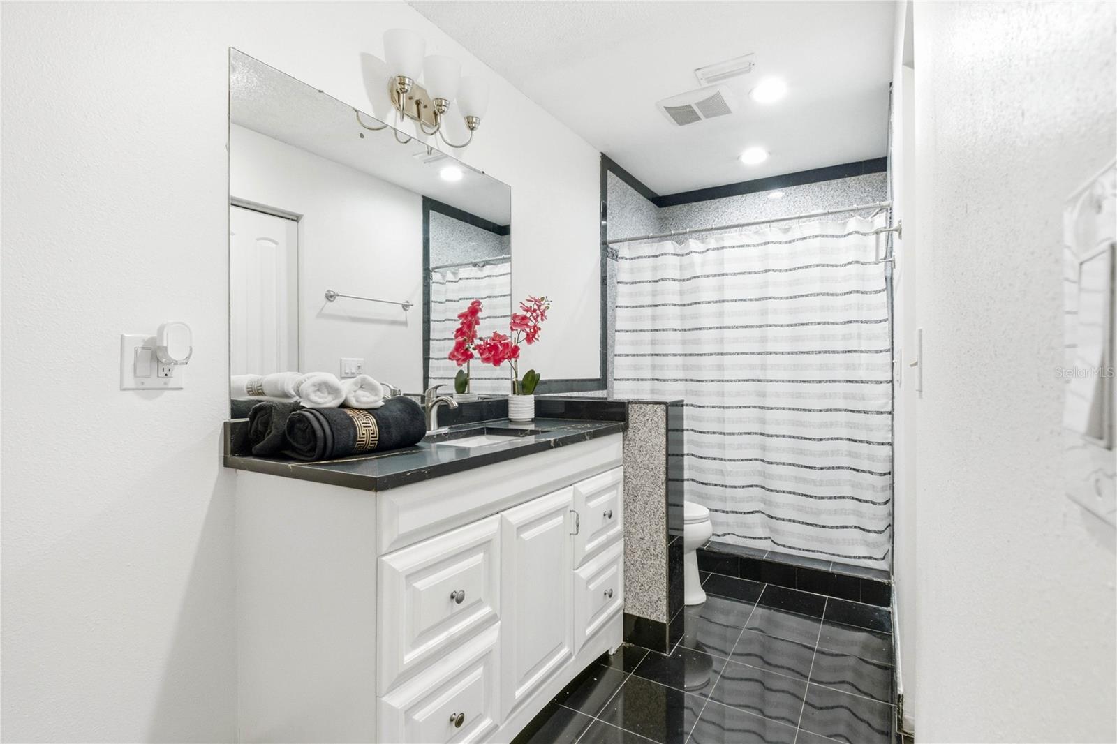 STRATHMORE GATE-EAST - Residential