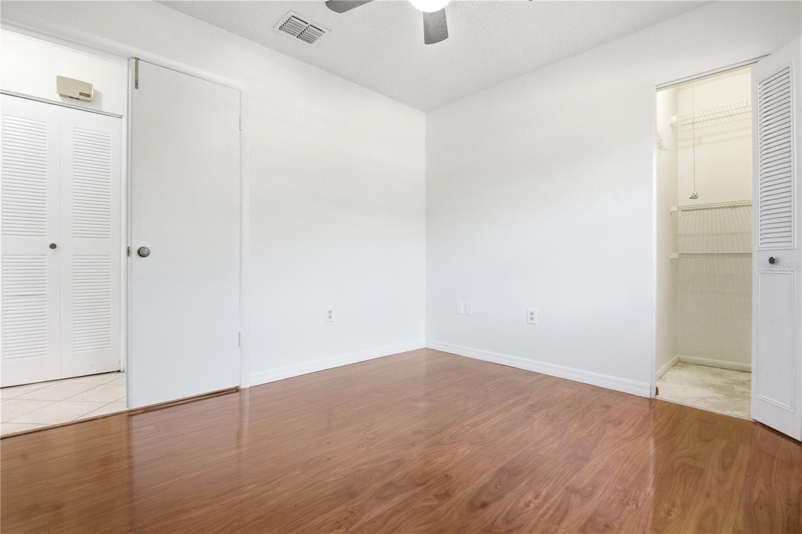 STRATHMORE GATE-EAST - Residential