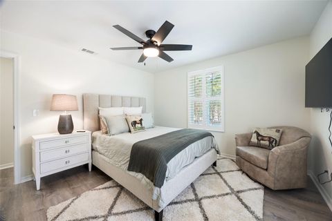 Tiny photo for 663 NW 80th Avenue, Ocala, FL 34482 (MLS # OM724025)