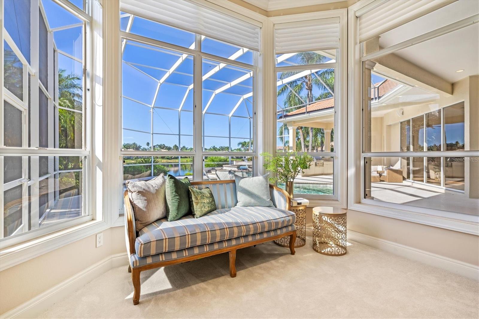 UNIVERSITY PARK COUNTRY CLUB - Residential