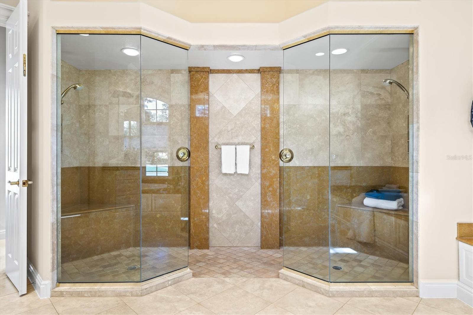 UNIVERSITY PARK COUNTRY CLUB - Residential