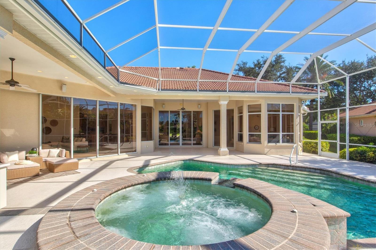 UNIVERSITY PARK COUNTRY CLUB - Residential