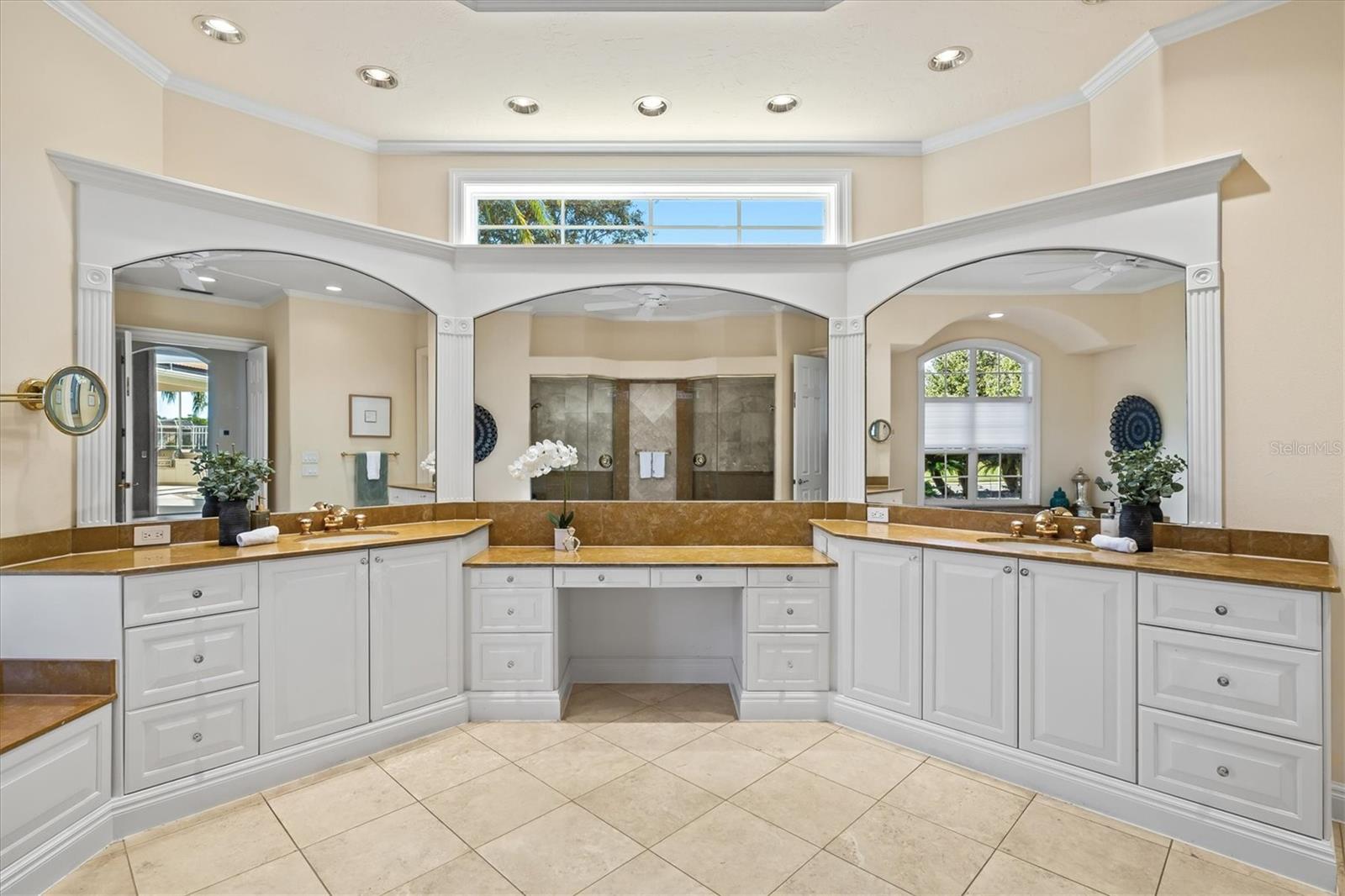 UNIVERSITY PARK COUNTRY CLUB - Residential