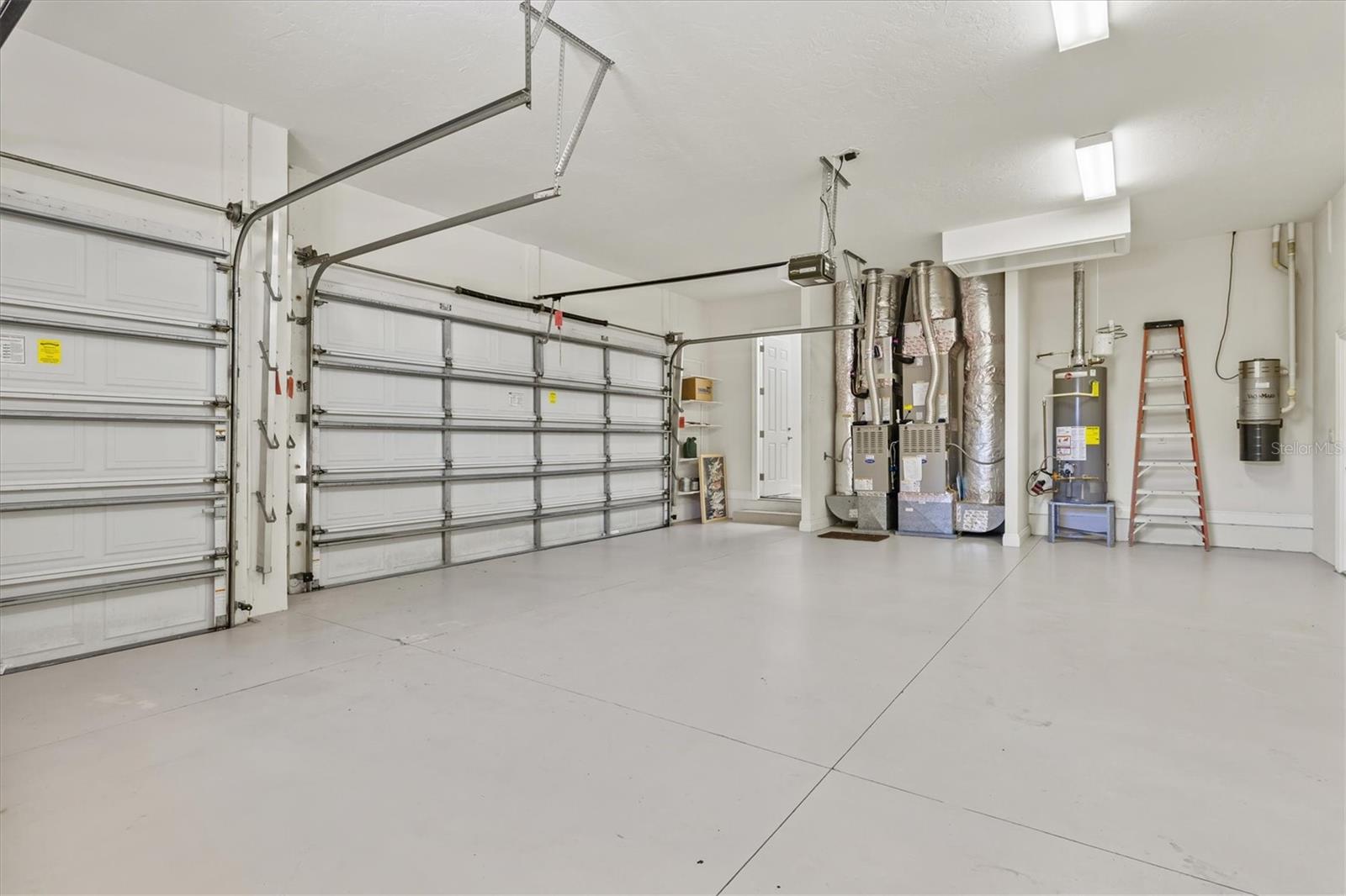 UNIVERSITY PARK COUNTRY CLUB - Residential