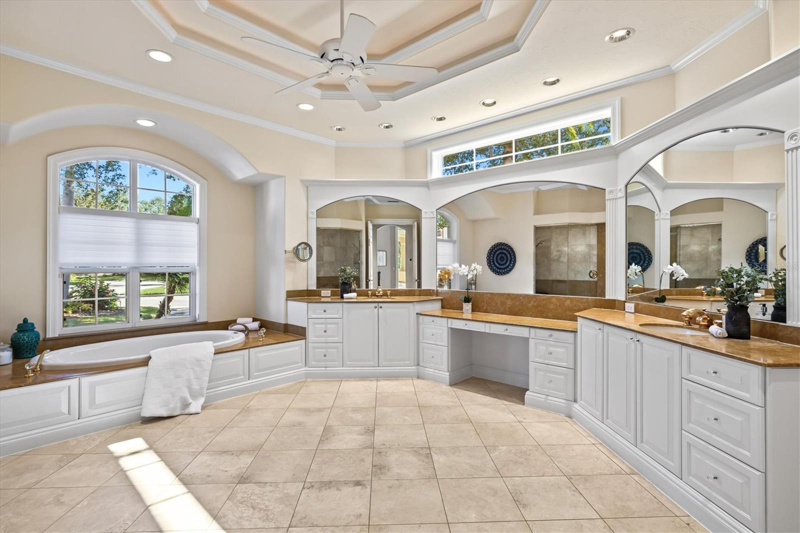 UNIVERSITY PARK COUNTRY CLUB - Residential