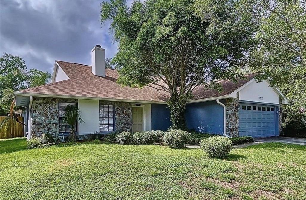 Photo of 1912 Firethorn Court, Brandon, FL 33511 (MLS # TB8524906)