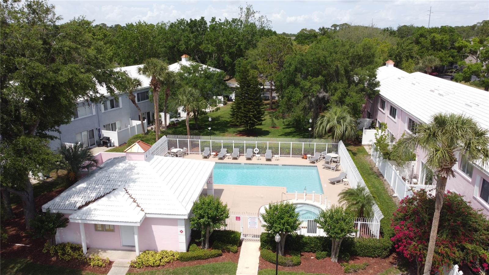 CYPRESS CREEK GOLF TWNHMS - Residential