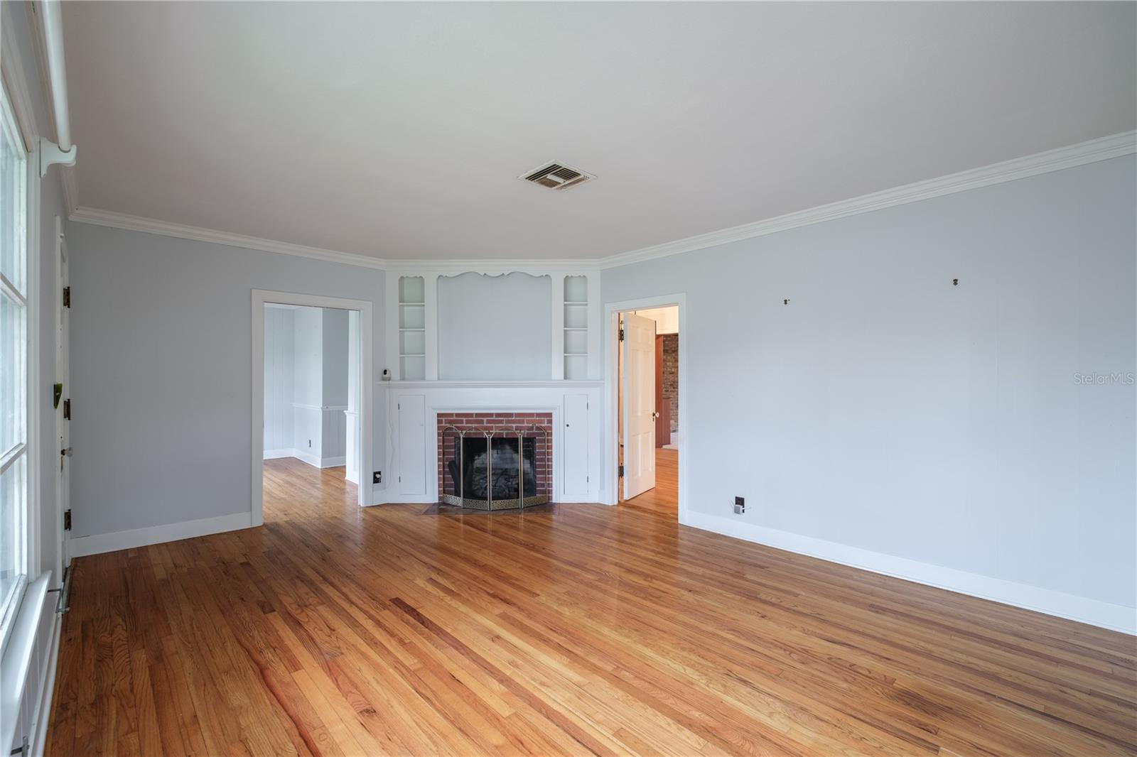 4 E HARVARD STREET
