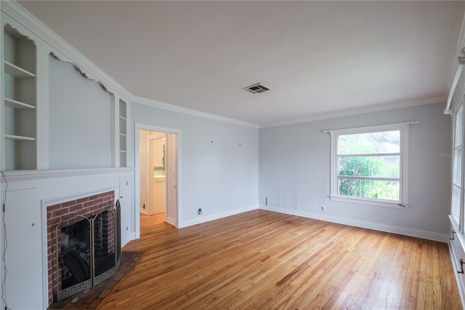 4 E HARVARD STREET