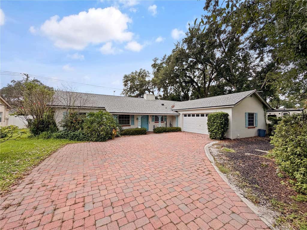 Photo of 2340 Derbyshire Road, Maitland, FL 32751 (MLS # O6427560)