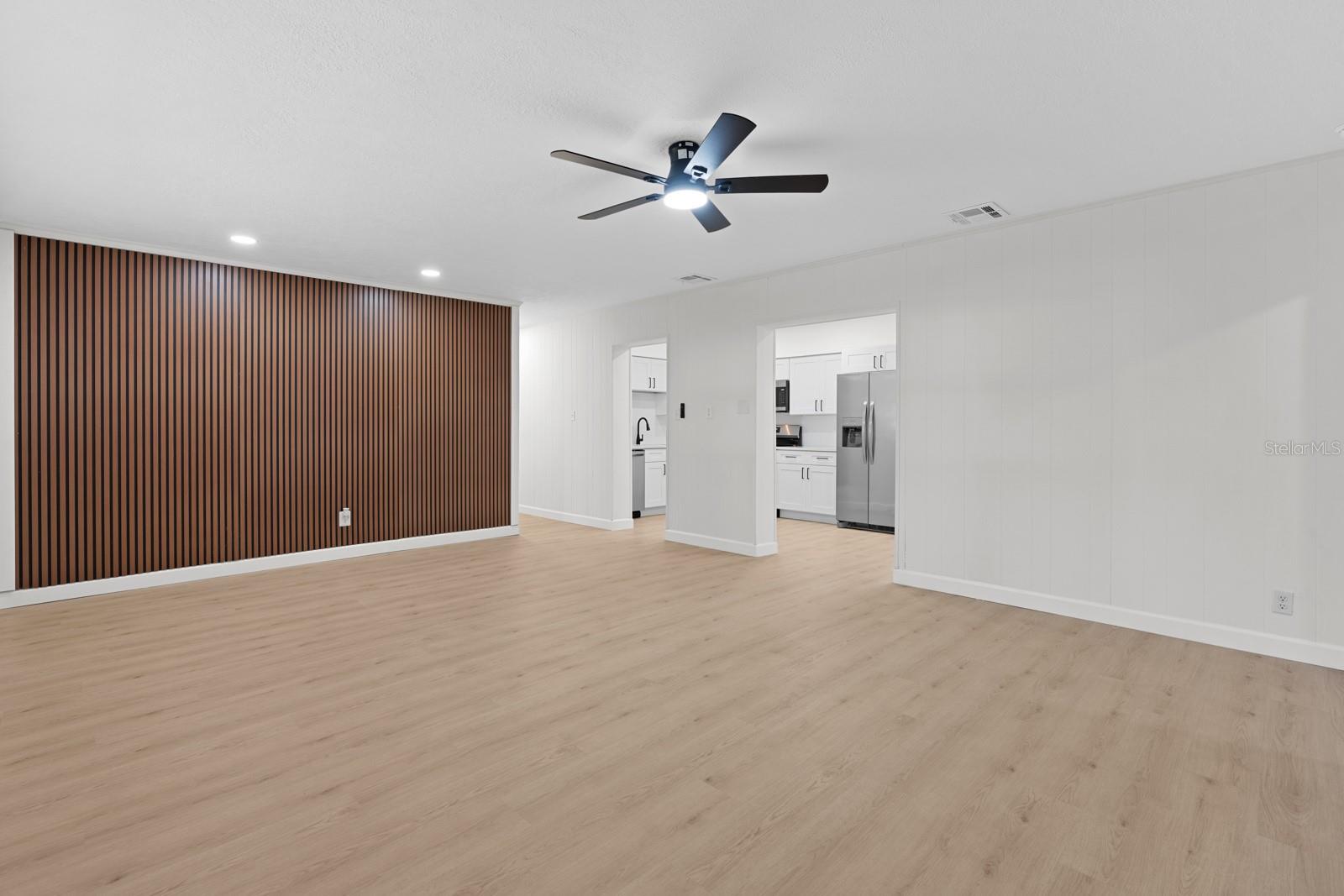 207 W BOUGAINVILLEA AVENUE