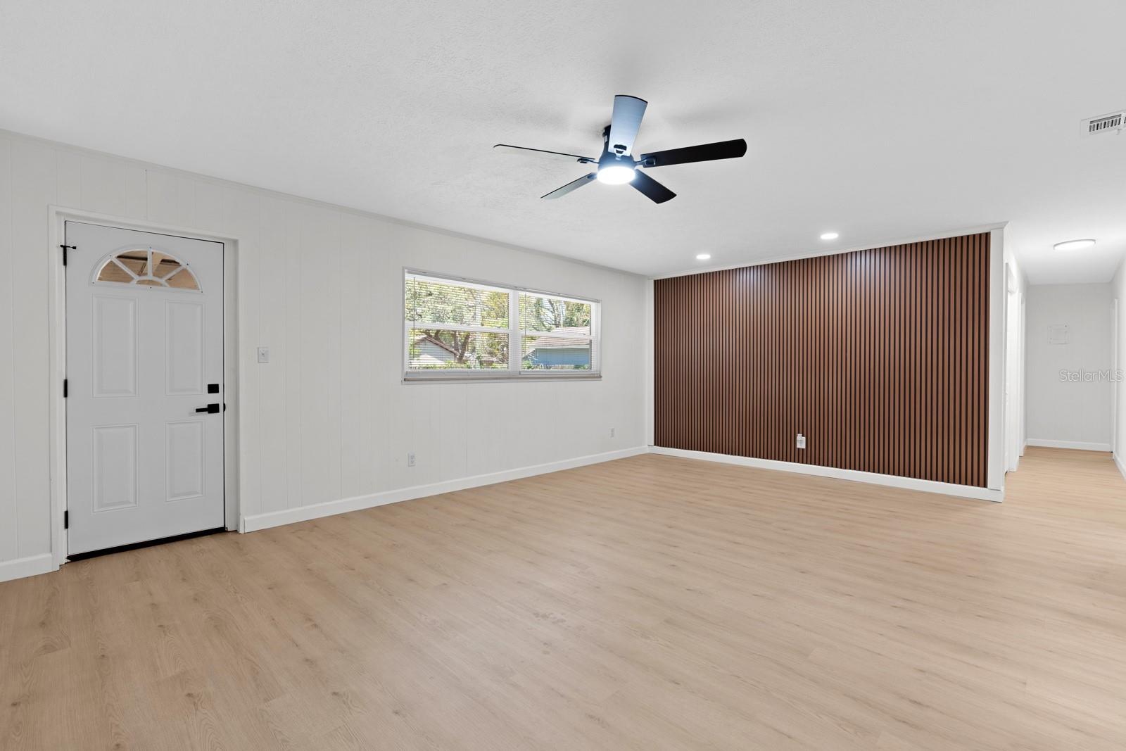 207 W BOUGAINVILLEA AVENUE