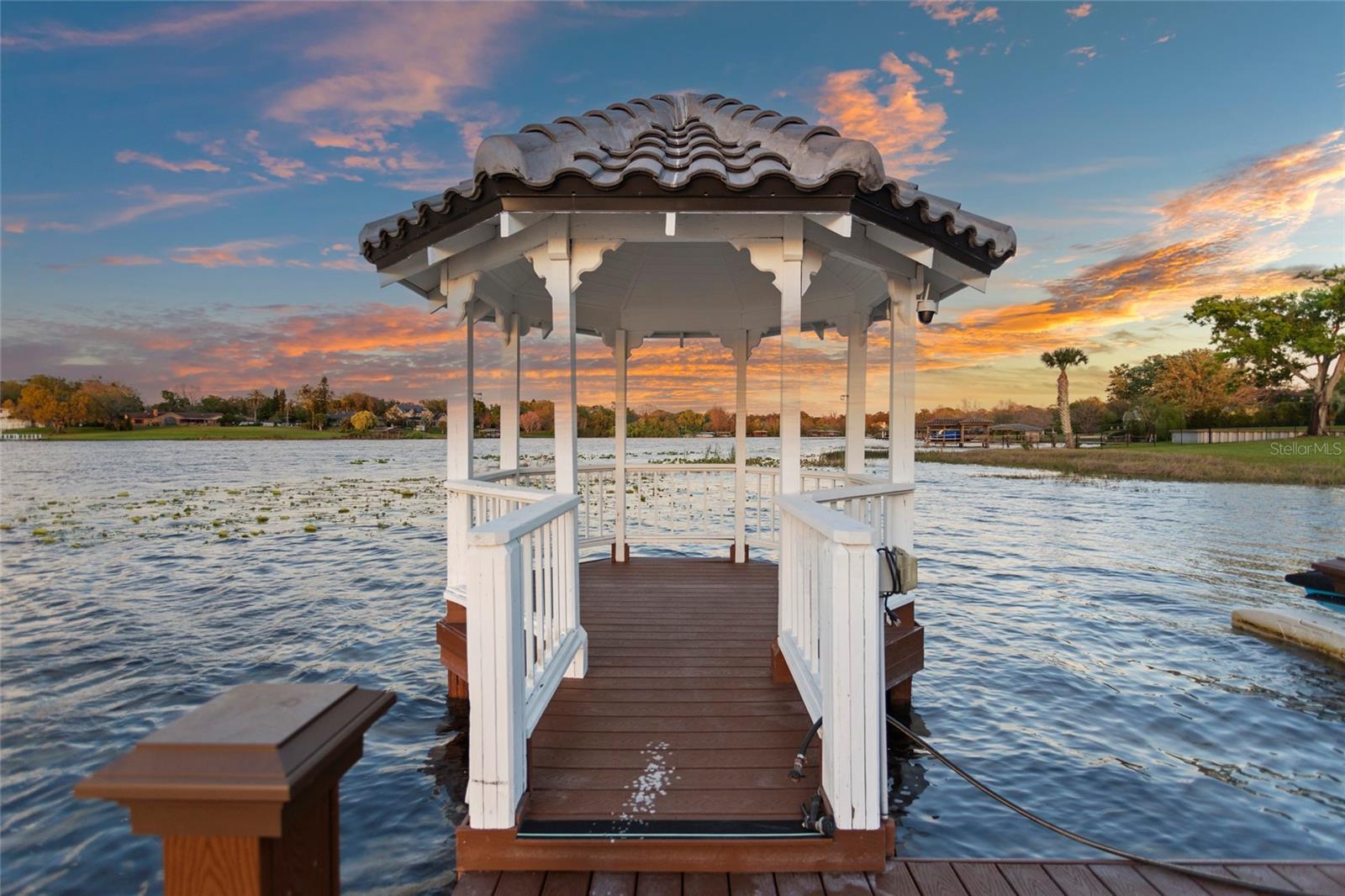 LAKE CRESCENT RESERVE - Residential